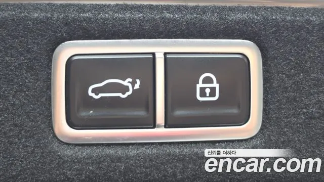Hyundai Grandeur Grandeur (GN7) 2.5 Бензин 2WD — Фото автомобиля 17