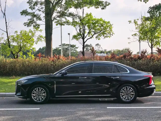 Hongqi H5 — Фото автомобиля 16