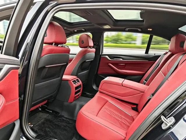 BMW 5 Series — Фото автомобиля 4