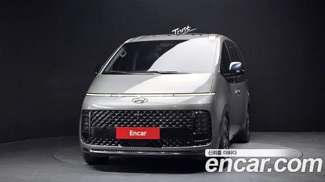 Hyundai Staria Staria 4WD Lounge 7 мест — Фото автомобиля 2