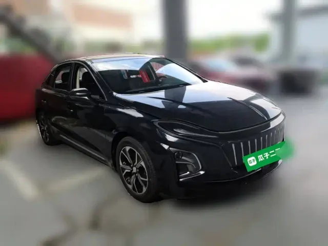 Hongqi E-QM5 — Фото автомобиля 23