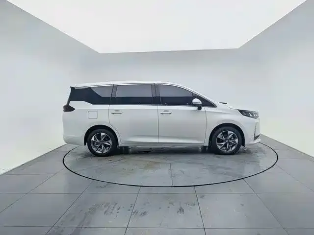 GAC Trumpchi M6 — Фото автомобиля 7