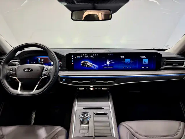 Ford Explorer — Фото автомобиля 14