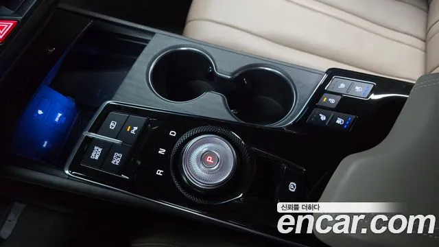 Kia K8 Hybrid — Фото автомобиля 12