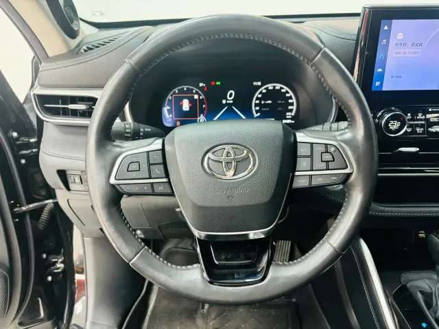 Toyota Highlander — Фото автомобиля 19