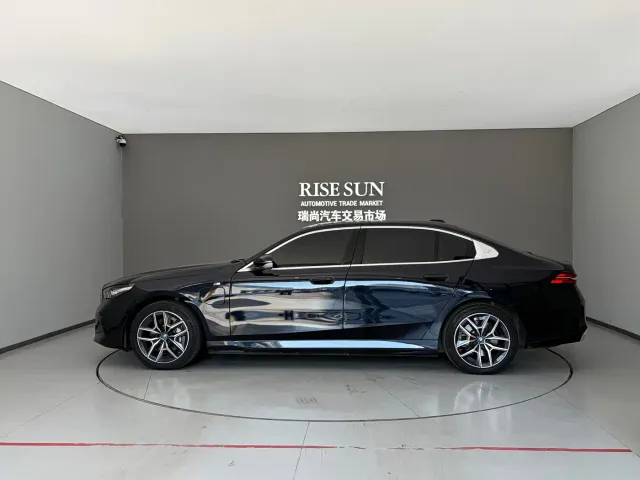 BMW i5 — Фото автомобиля 13