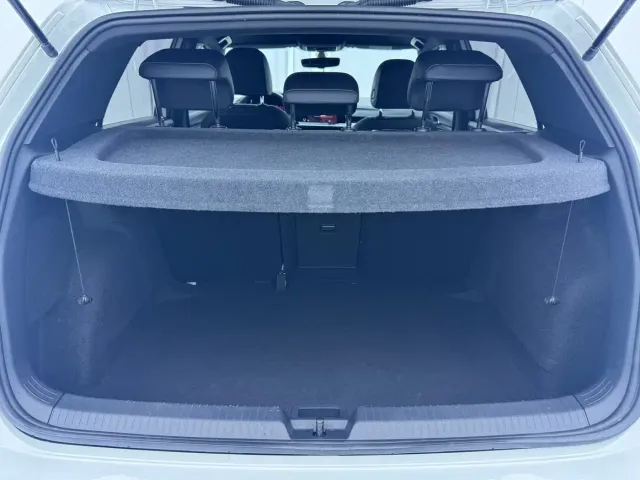 Volkswagen Golf — Фото автомобиля 15