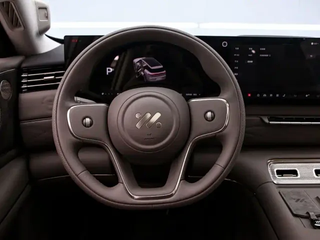 IM Motors LS9 — Фото автомобиля 7
