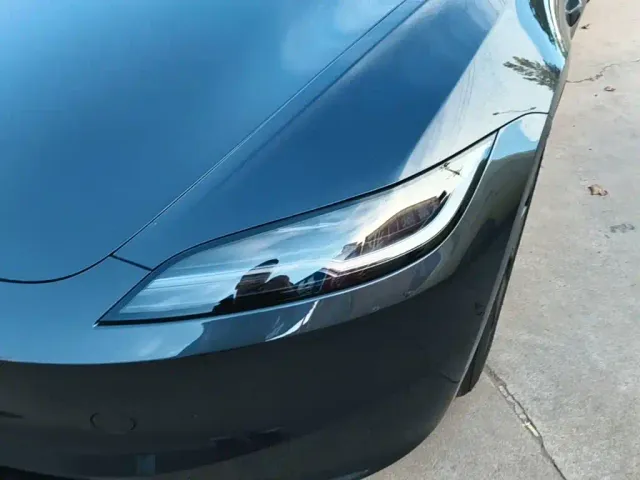 Tesla Model 3 — Фото автомобиля 23
