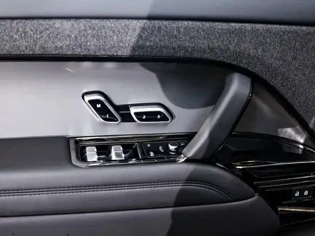Land Rover Range Rover Sport — Фото автомобиля 25