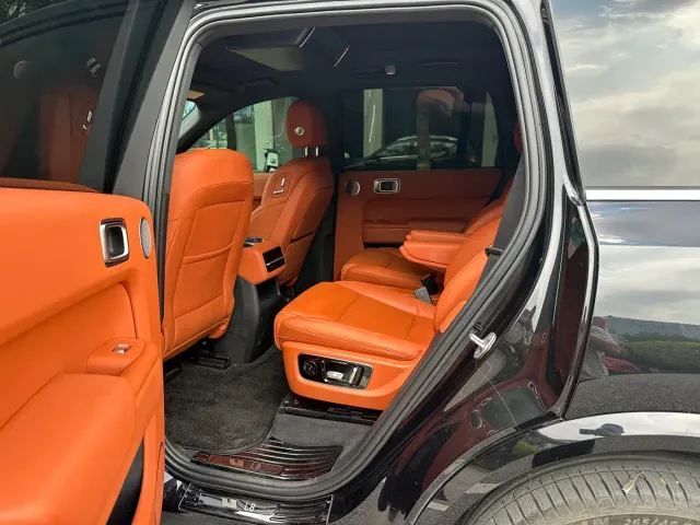 Li Auto L8 — Фото автомобиля 5