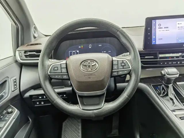 Toyota Granvia — Фото автомобиля 11