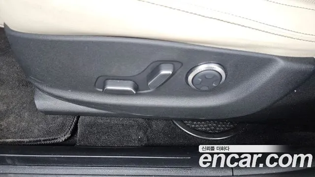 Genesis GV70 2.5T Бензин AWD — Фото автомобиля 26