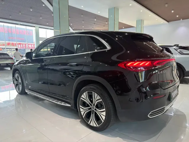 Mercedes-Benz EQE SUV — Фото автомобиля 13