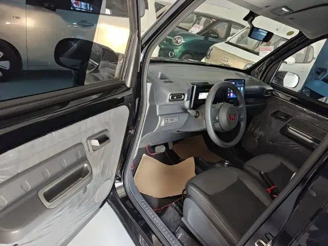Wuling Zhiguang NEV — Фото автомобиля 15
