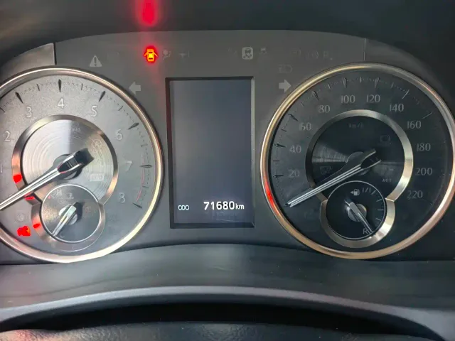 Toyota Alphard — Фото автомобиля 12
