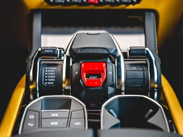 Lamborghini Urus — Фото автомобиля 2