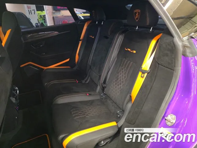 Lamborghini Urus — Фото автомобиля 17