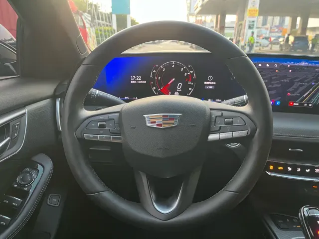 Cadillac CT5 — Фото автомобиля 12