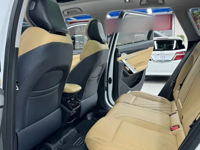 Geely Boyue L — Фото автомобиля 11