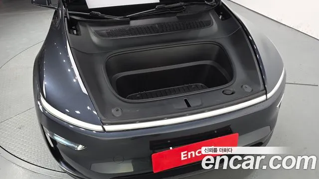 Tesla Model Y — Фото автомобиля 4