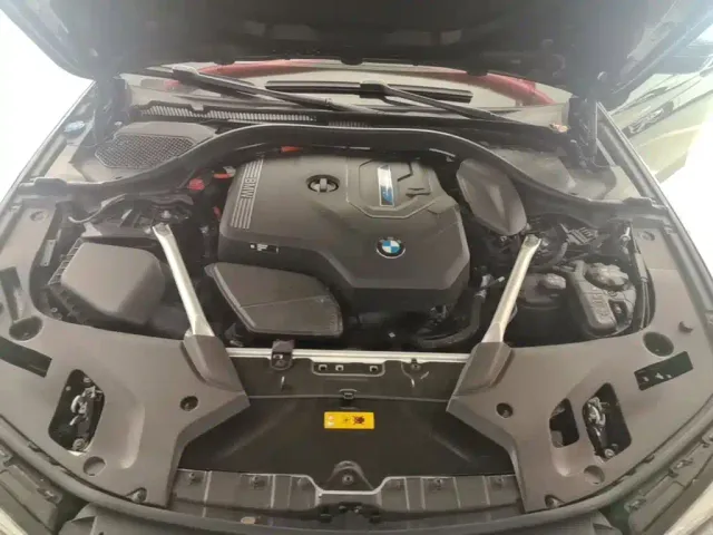 BMW 5 Series — Фото автомобиля 19