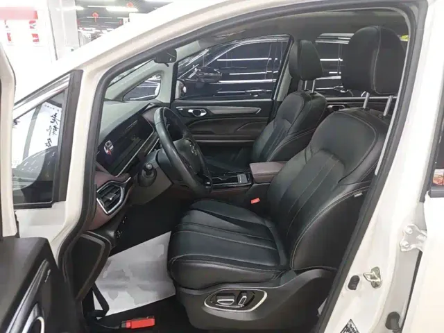 GAC Trumpchi M6 — Фото автомобиля 14