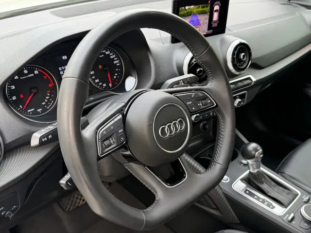 Audi Q2L — Фото автомобиля 5