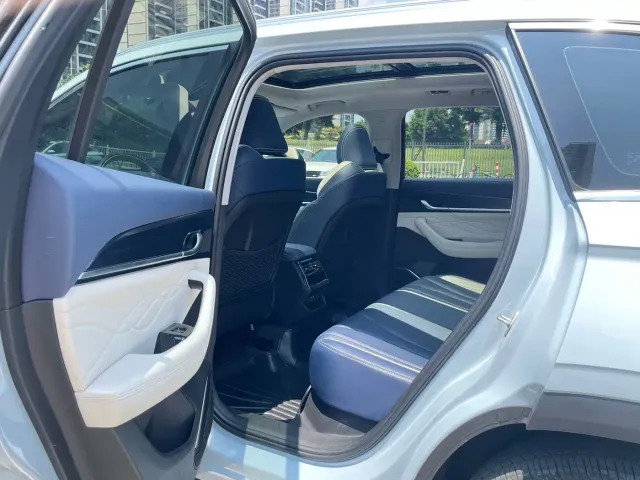 Geely Xingyue L — Фото автомобиля 10