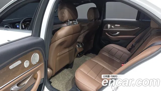 Mercedes-Benz E-Class W213 — Фото автомобиля 16