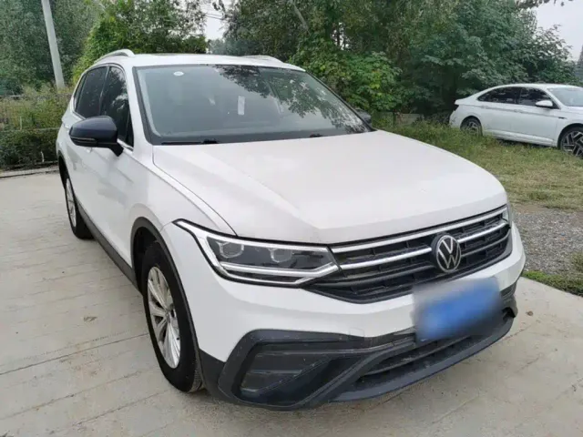 Volkswagen Tiguan L — Фото автомобиля 3