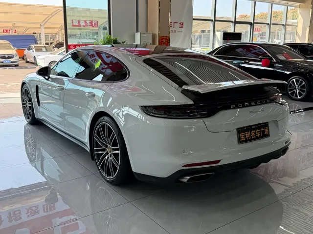 Porsche Panamera — Фото автомобиля 15