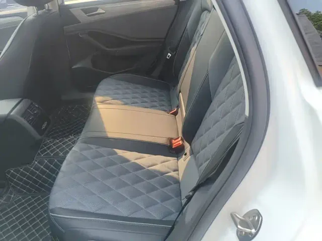 Volkswagen Sagitar — Фото автомобиля 16