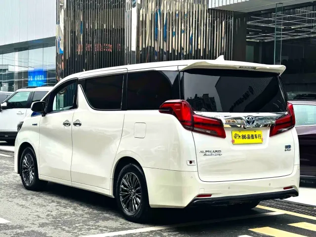 Toyota Alphard — Фото автомобиля 4