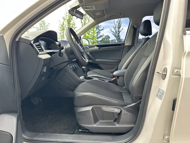 Volkswagen Tiguan L — Фото автомобиля 5