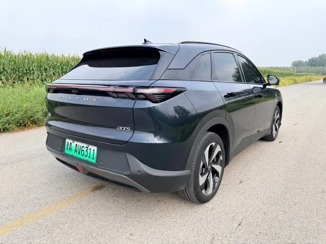 Arcfox Alpha T5 — Фото автомобиля 5
