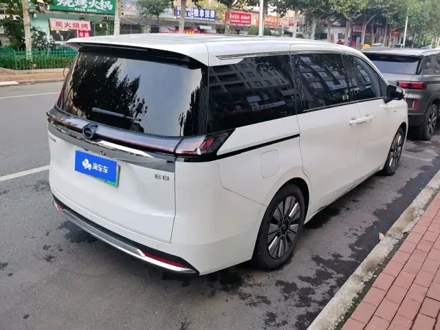 GAC Trumpchi E8 — Фото автомобиля 3
