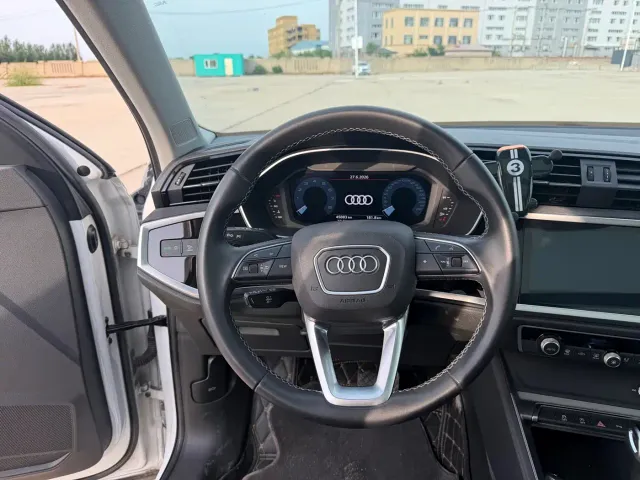 Audi Q3 — Фото автомобиля 10