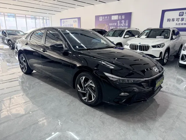 Hyundai Elantra — Фото автомобиля 3