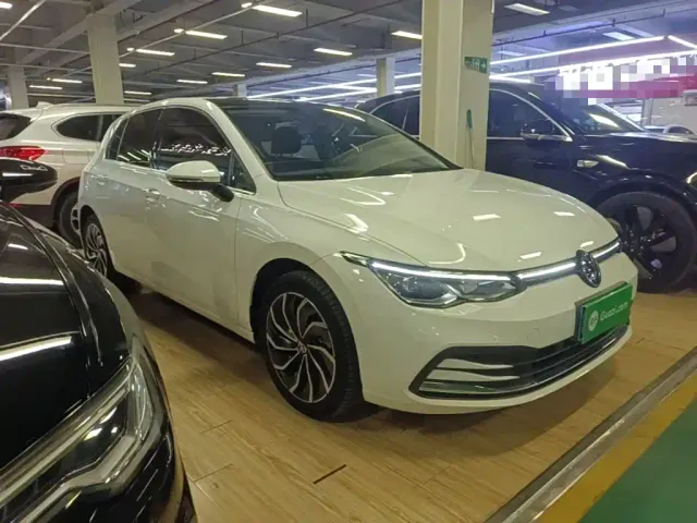 Volkswagen Golf — Фото автомобиля 3