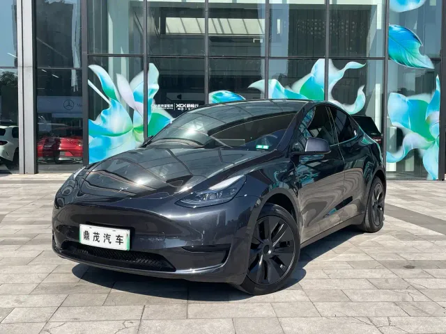 Фотография автомобиля — Tesla Model Y