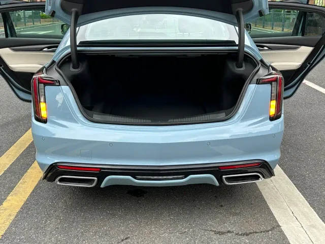 Cadillac CT5 — Фото автомобиля 30