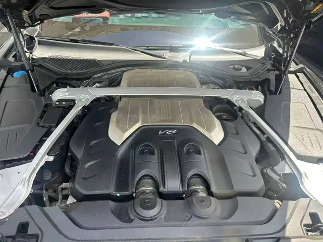 Bentley Flying Spur — Фото автомобиля 4