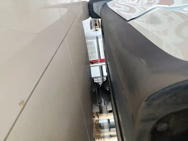 Tesla Model Y — Фото автомобиля 21