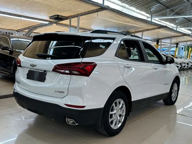 Chevrolet Equinox — Фото автомобиля 4