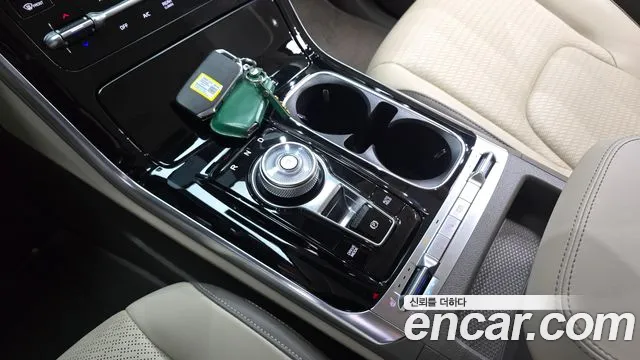 Kia Carnival Generation 4 — Фото автомобиля 9