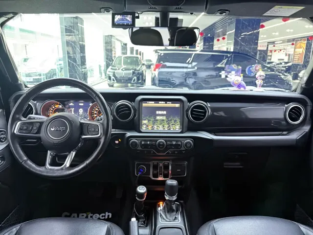 Jeep Wrangler — Фото автомобиля 8