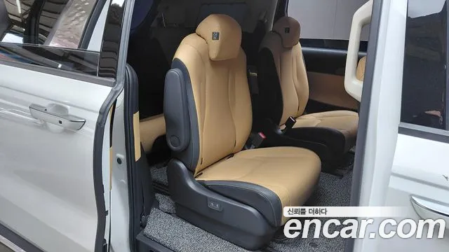 Kia Carnival Generation 4 — Фото автомобиля 17