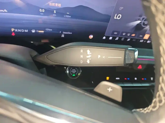 Buick Envision Plus — Фото автомобиля 13