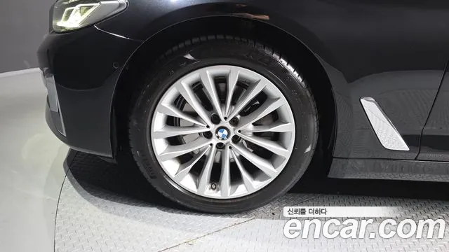 BMW 5 Series G30 — Фото автомобиля 5